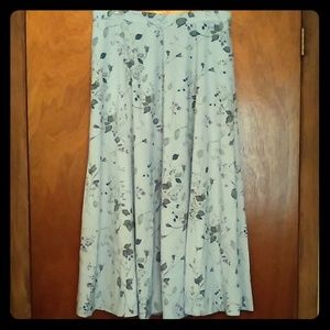 Flowy and Full Floral Skirt, size 14